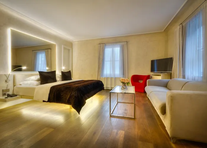 Hotel Three Storks 5*