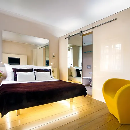 Three Storks 5* Prague