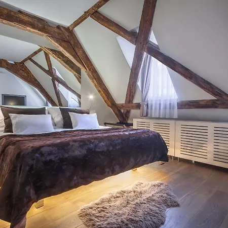 Three Storks 5* Prague
