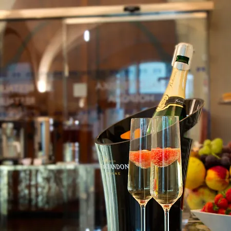 Hotel Three Storks 5*