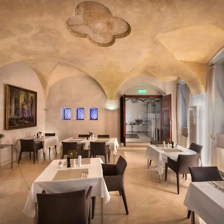 Hotel Three Storks 5*