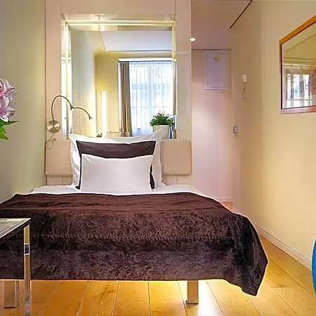 Hotel Three Storks 5*