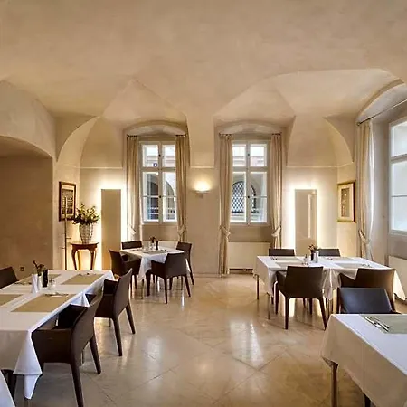 Hotel Three Storks 5*