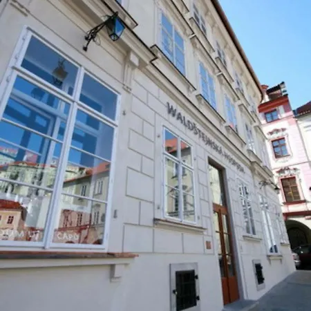 Three Storks 5* Prague
