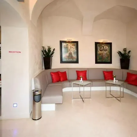 فندق Three Storks