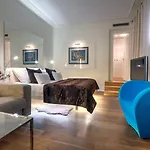Three Storks Hotel