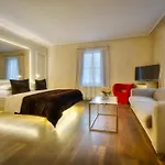 Hotel Three Storks 5*