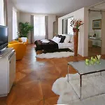 Hotel Three Storks 5*