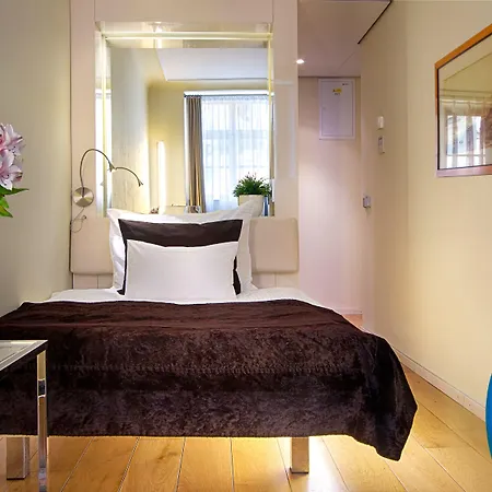 Three Storks Otel 5*