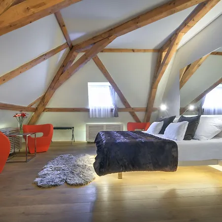 Hotel Three Storks 5*