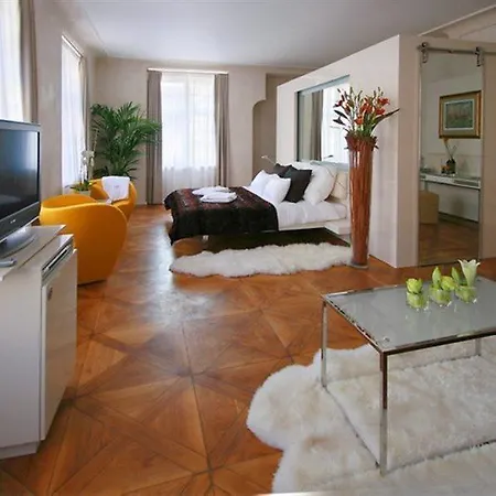 Hotel Three Storks 5*