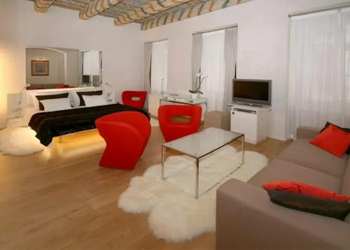 Hotel Three Storks 5*