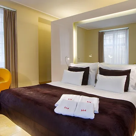 Отель Three Storks 5*