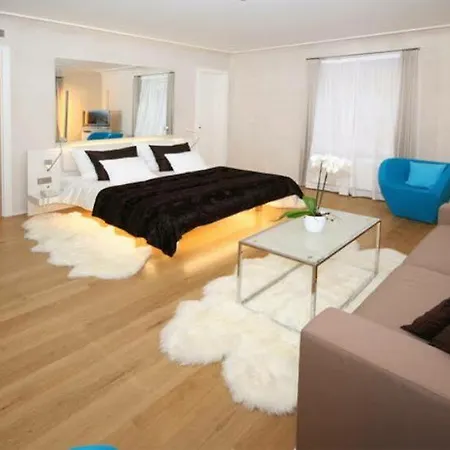 Three Storks Отель 5*