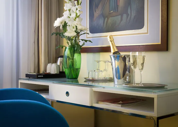 Three Storks Hotell 5*