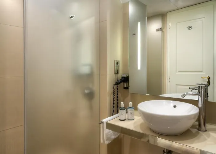 Hotell Three Storks 5*