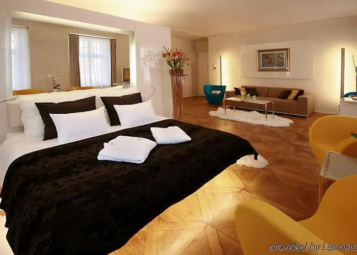 Three Storks Hotell 5*